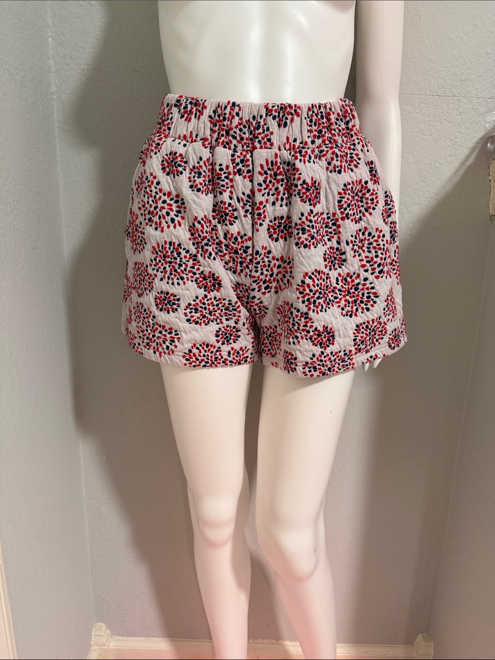 SEE AND BE SEEN White Floral Print Elastic-Waist Women's Shorts size S